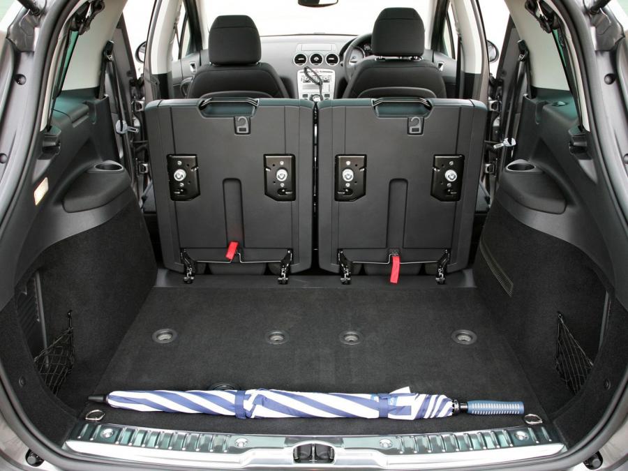 Peugeot 308 SW 2008 года  (UK) (фото 2 из 12)